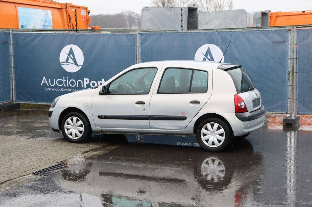 Renault Clio Pkw, Benzin, 58 PS, Baujahr 2003 (Margin)