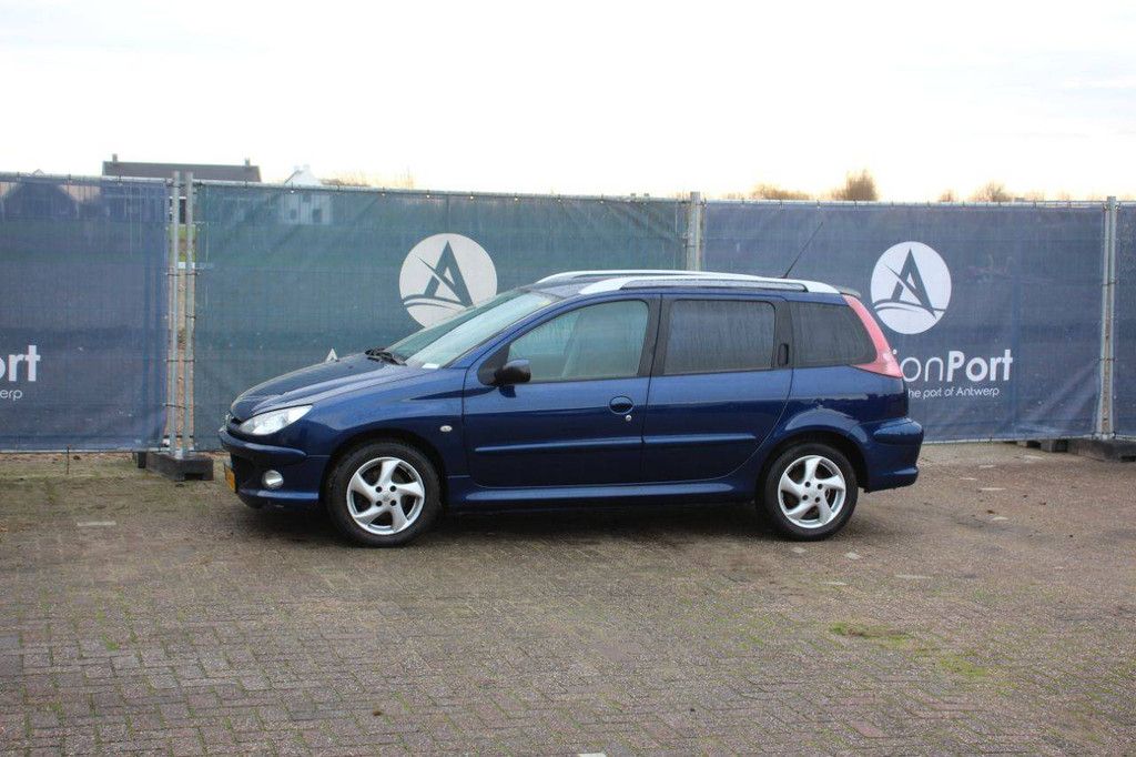 Station wagon Peugeot 206 Petrol 2006 (Margin)