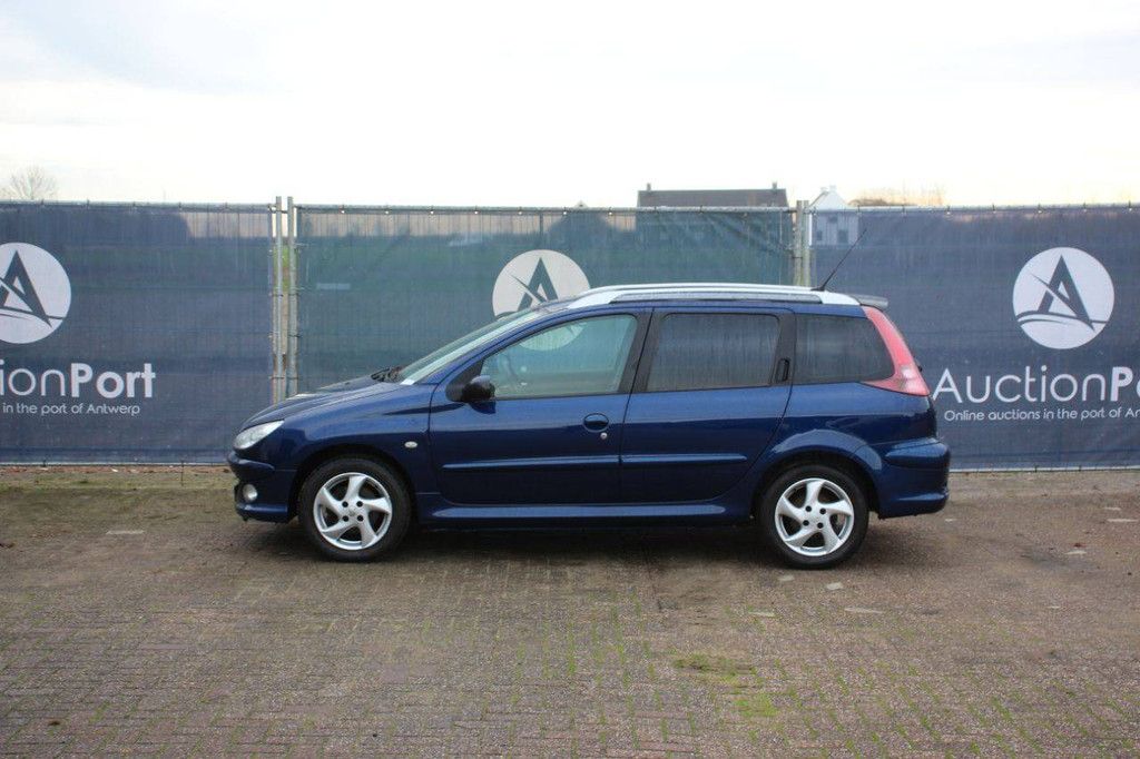 Station wagon Peugeot 206 Petrol 2006 (Margin)
