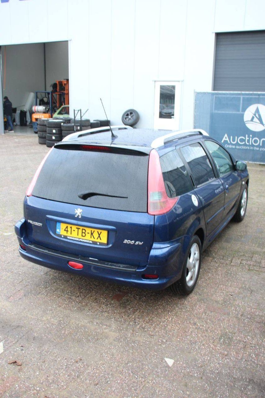 Station wagon Peugeot 206 Petrol 2006 (Margin)