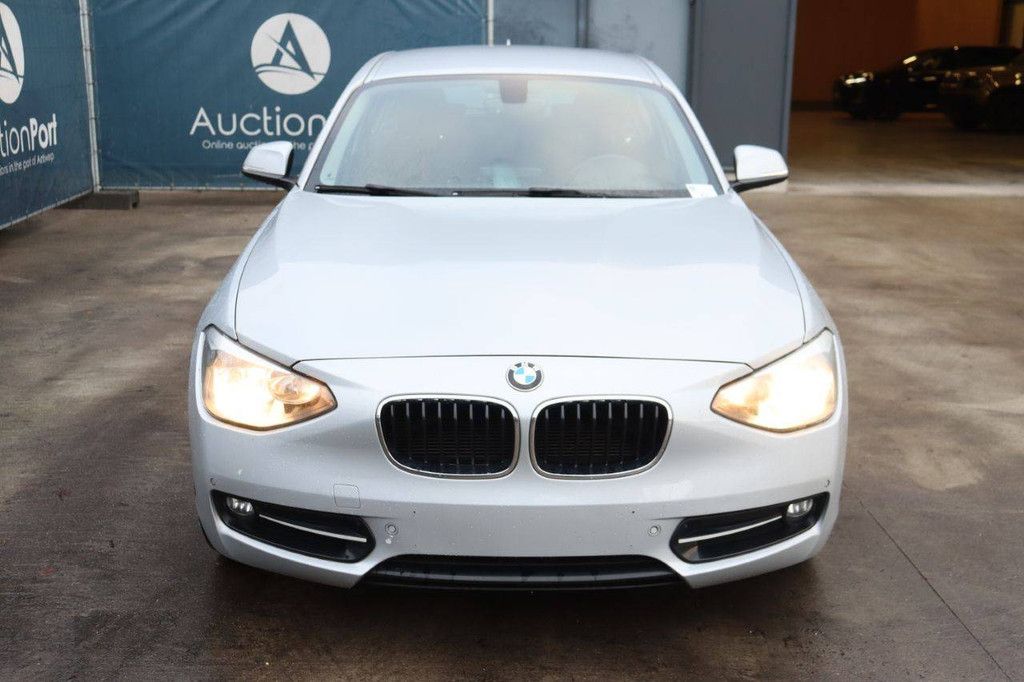 Pkw BMW 116i Benzin 136 PS 2012 (Margin)