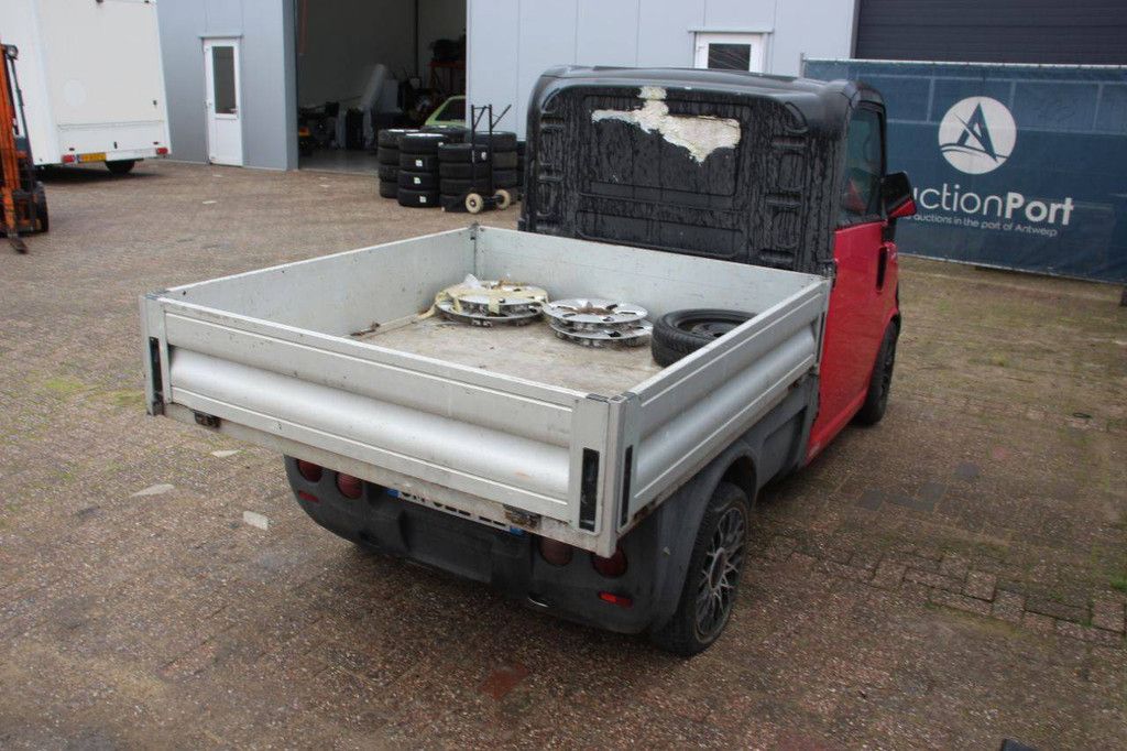 Pick-up with loading platform Ligier Diesel