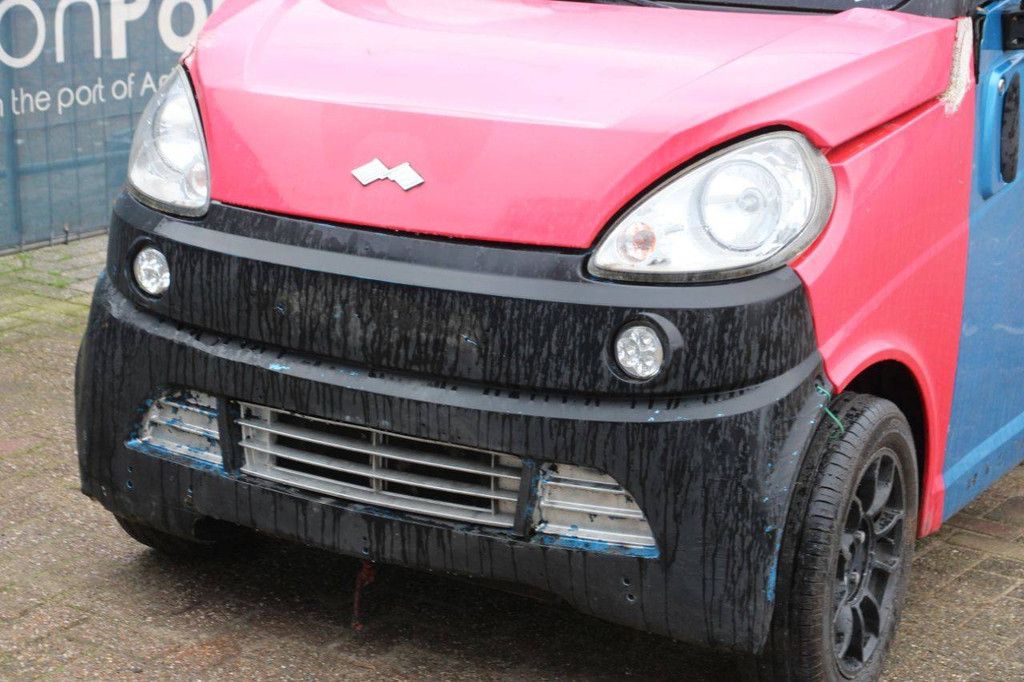 Pick-up with loading platform Ligier Diesel