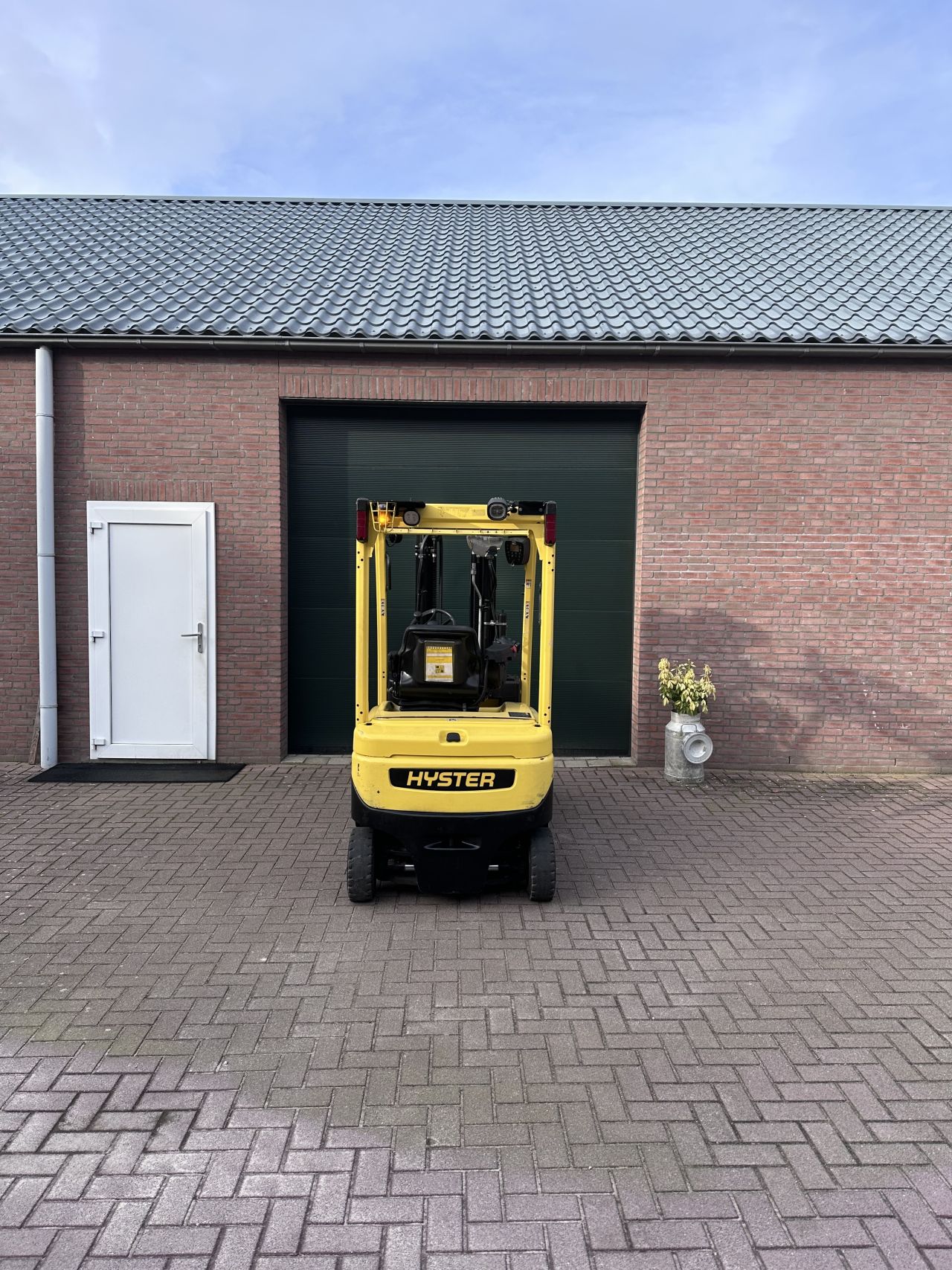 Hyster J2.0XN 2000kg 2017 4400 uur triplo elektrische heftruck