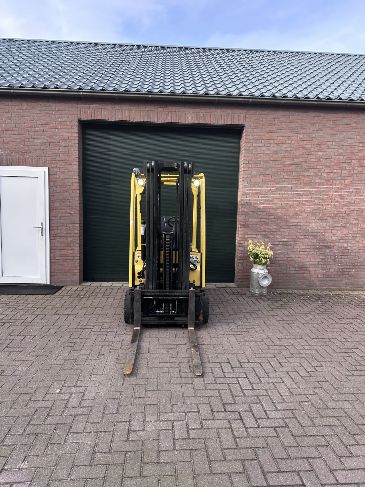 Hyster J2.0XN 2000kg 2017 4400 uur triplo elektrische heftruck