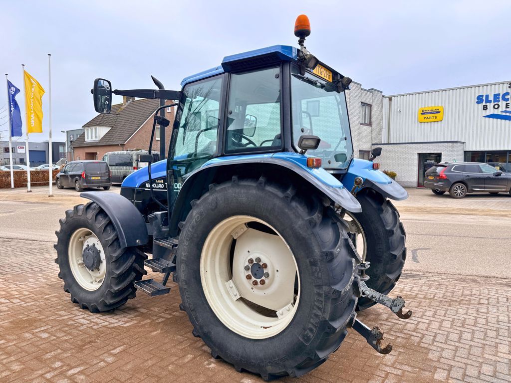 New Holland TS100 4WD