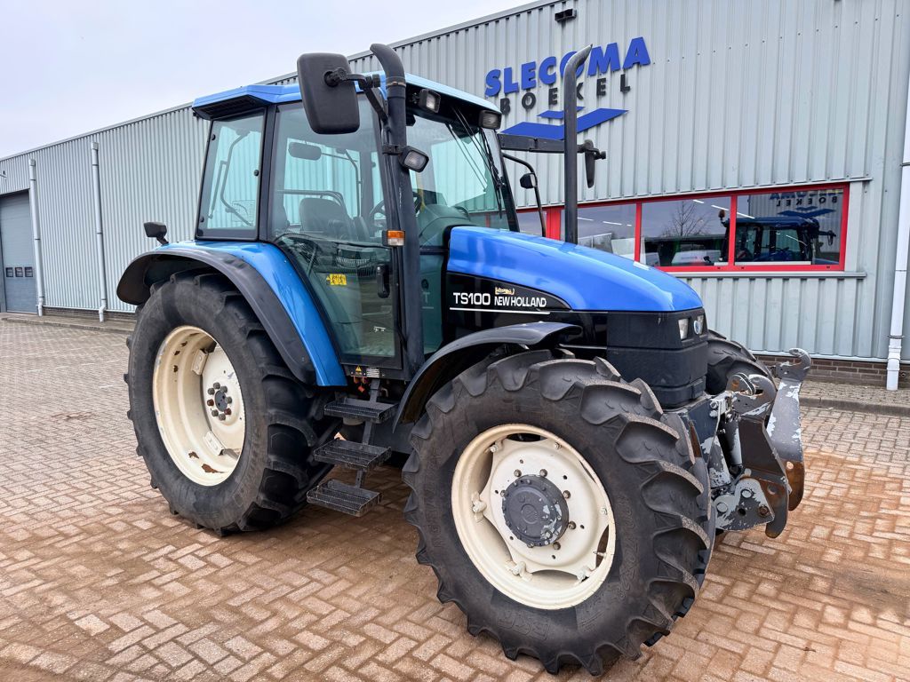 New Holland TS100 4WD