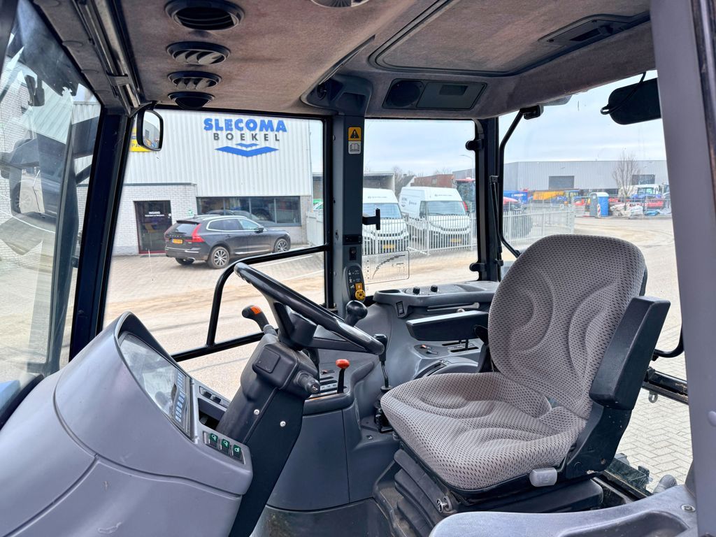 New Holland TS100 4WD