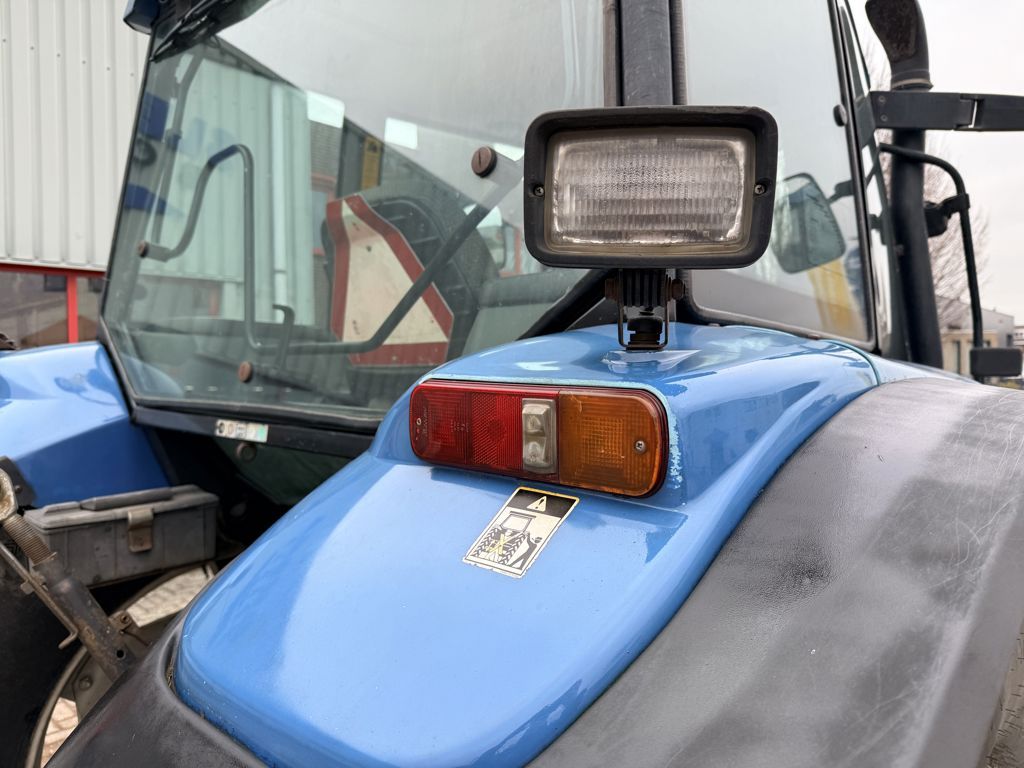 New Holland TS100 4WD