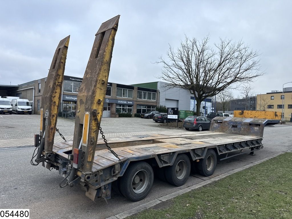 ACTM Lowbed 34000 KG, 250cm+2x22CM, Leaf suspension, Winch