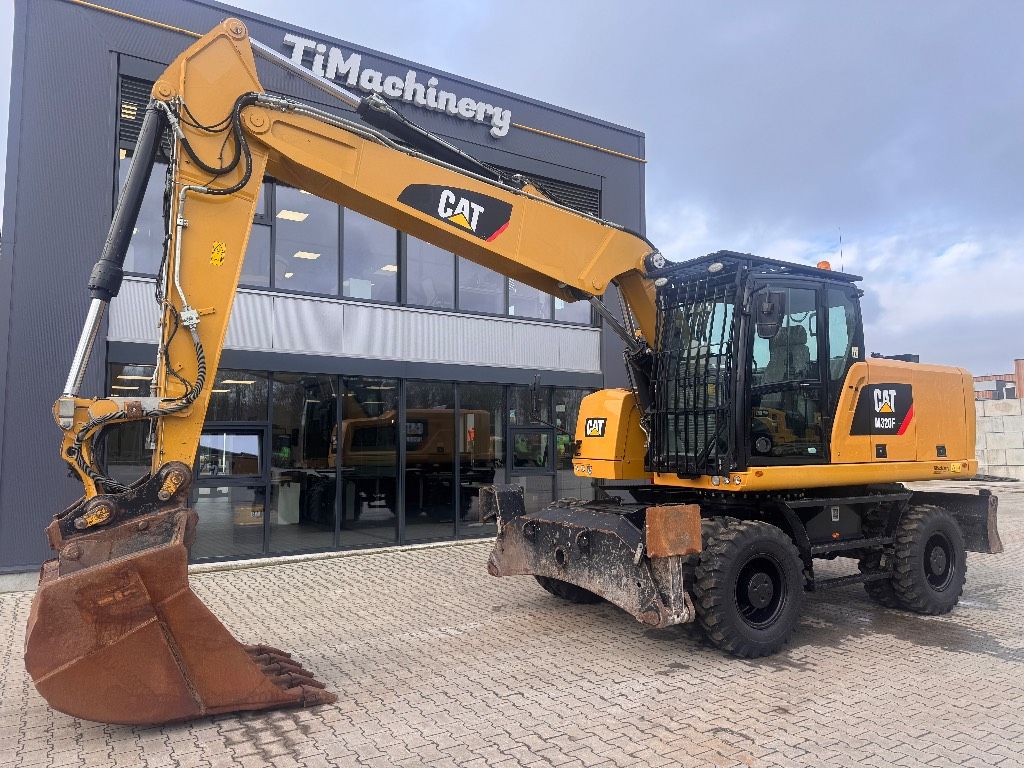 CAT M320F