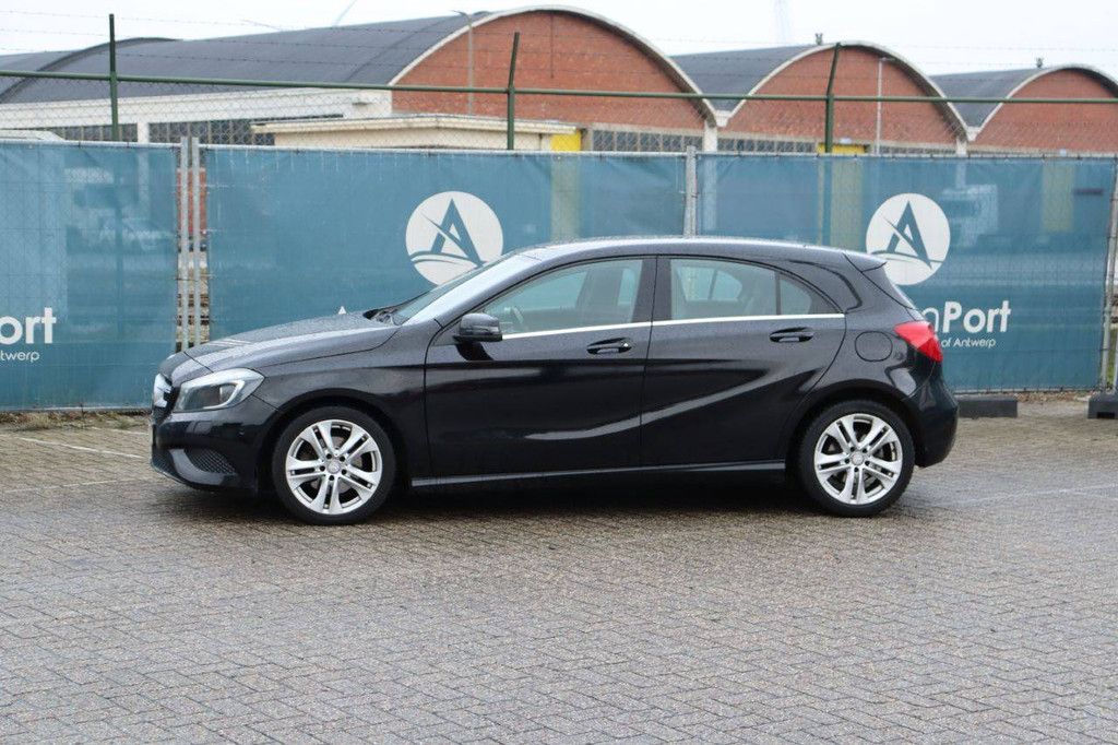Mercedes-Benz A180 Benziner 2012 (Margin)