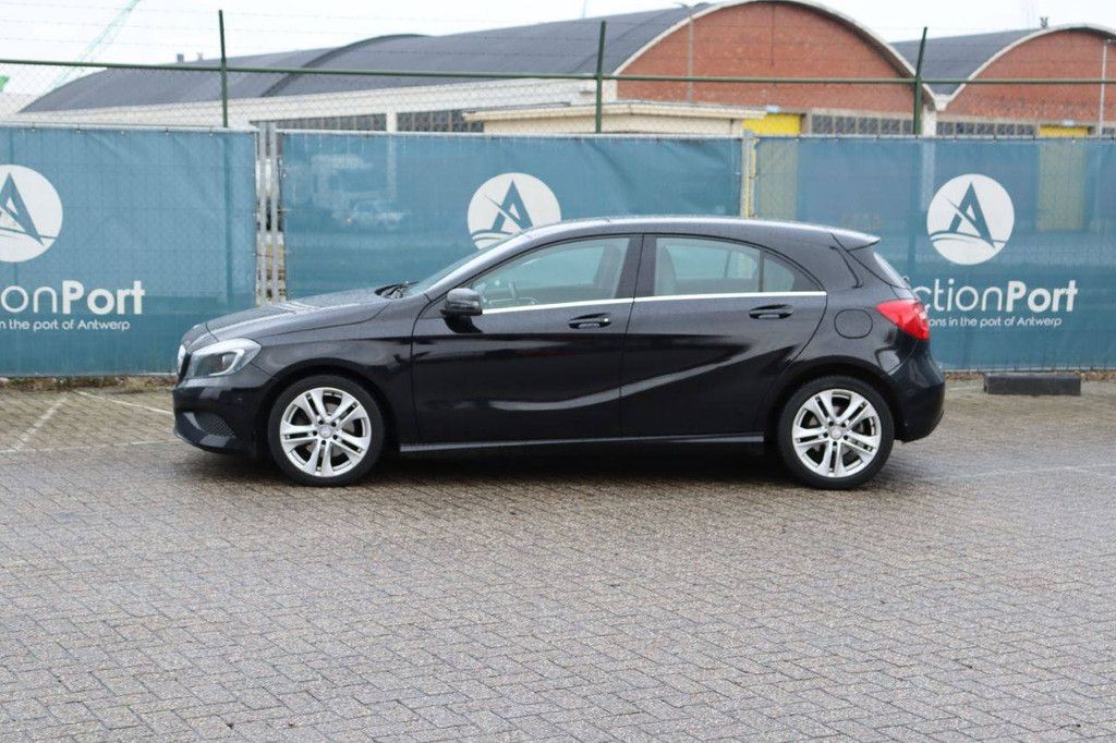 Mercedes-Benz A180 Benziner 2012 (Margin)