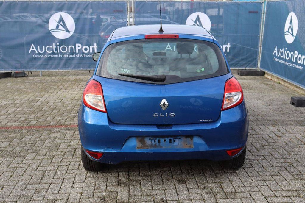 Pkw Renault Clio Diesel 86 PS 2010 (Margin)