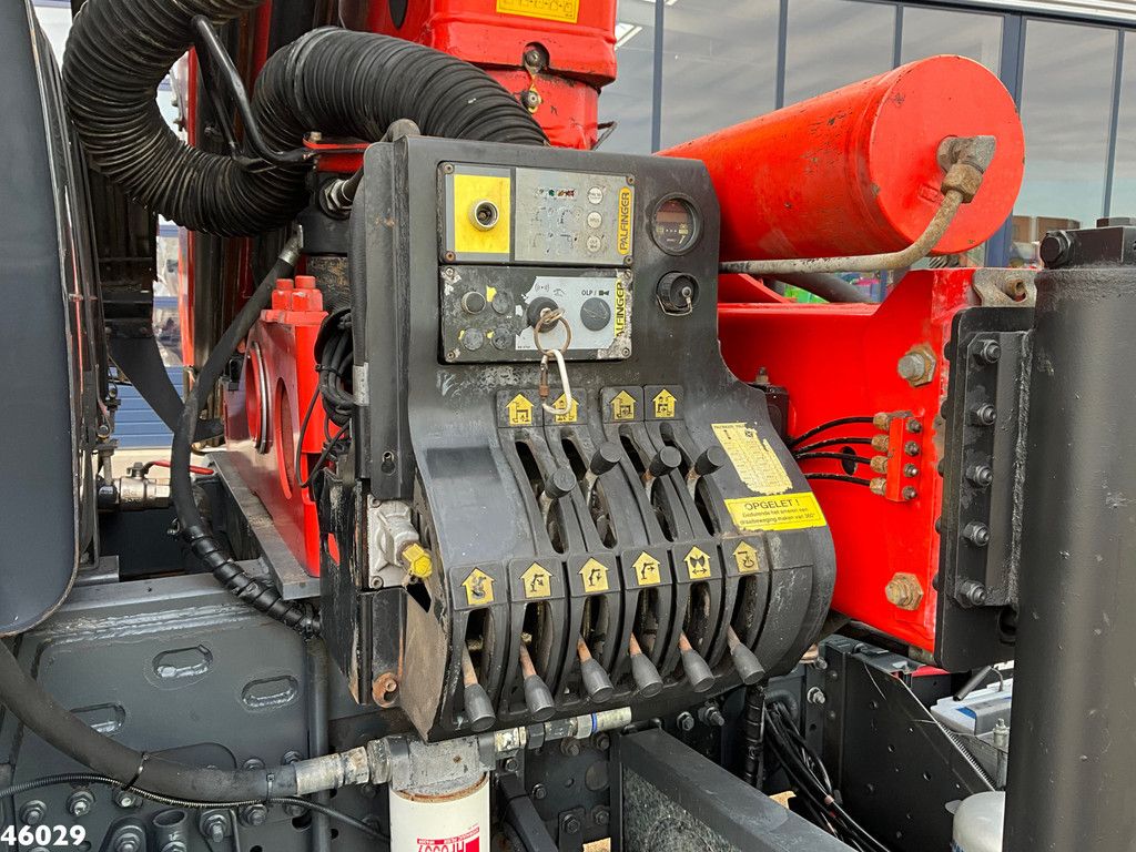 Renault Kerax 460 8x4 Palfinger 16 Tonmeter laadkraan