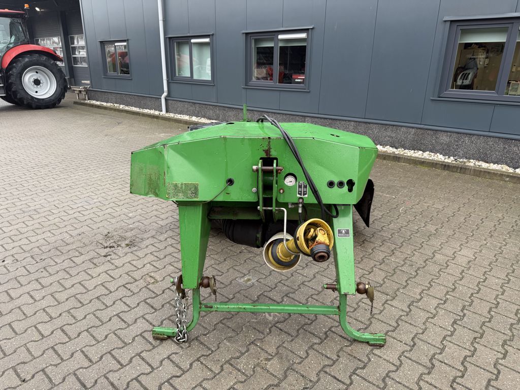 John Deere 328 achtermaaier