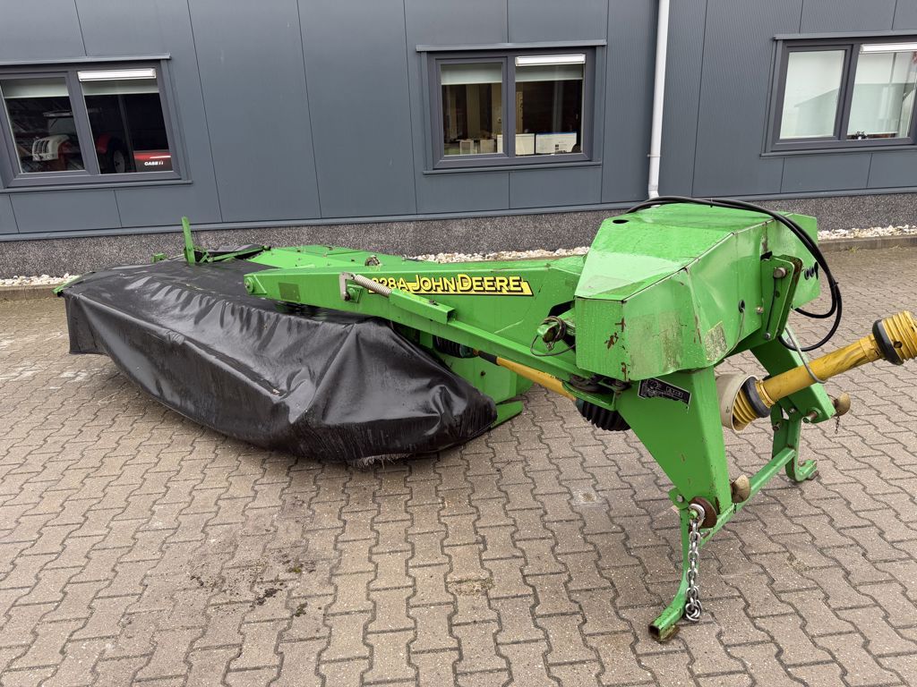 John Deere 328 achtermaaier