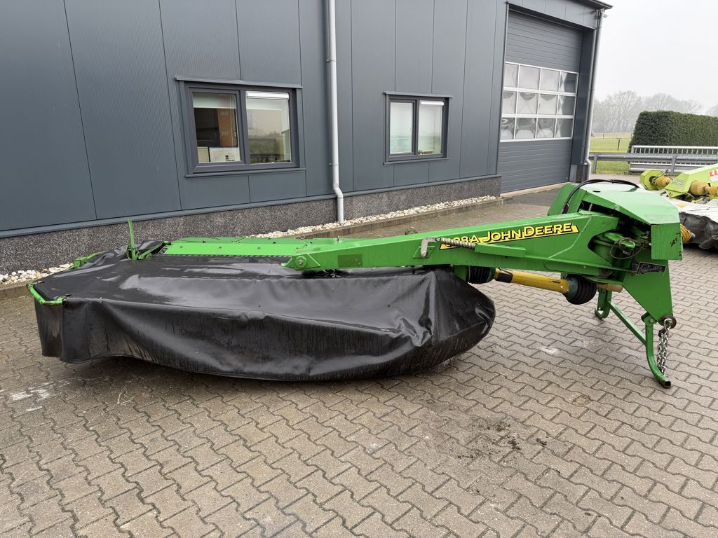 John Deere 328 achtermaaier