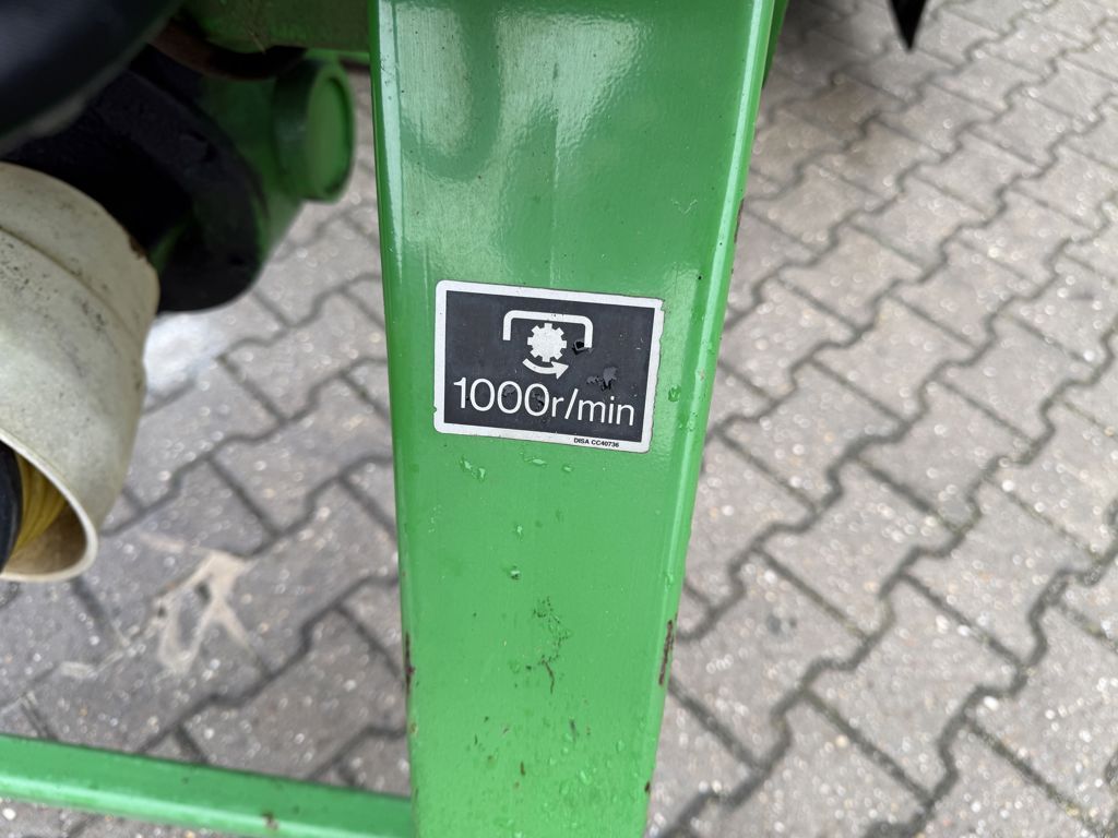 John Deere 328 achtermaaier