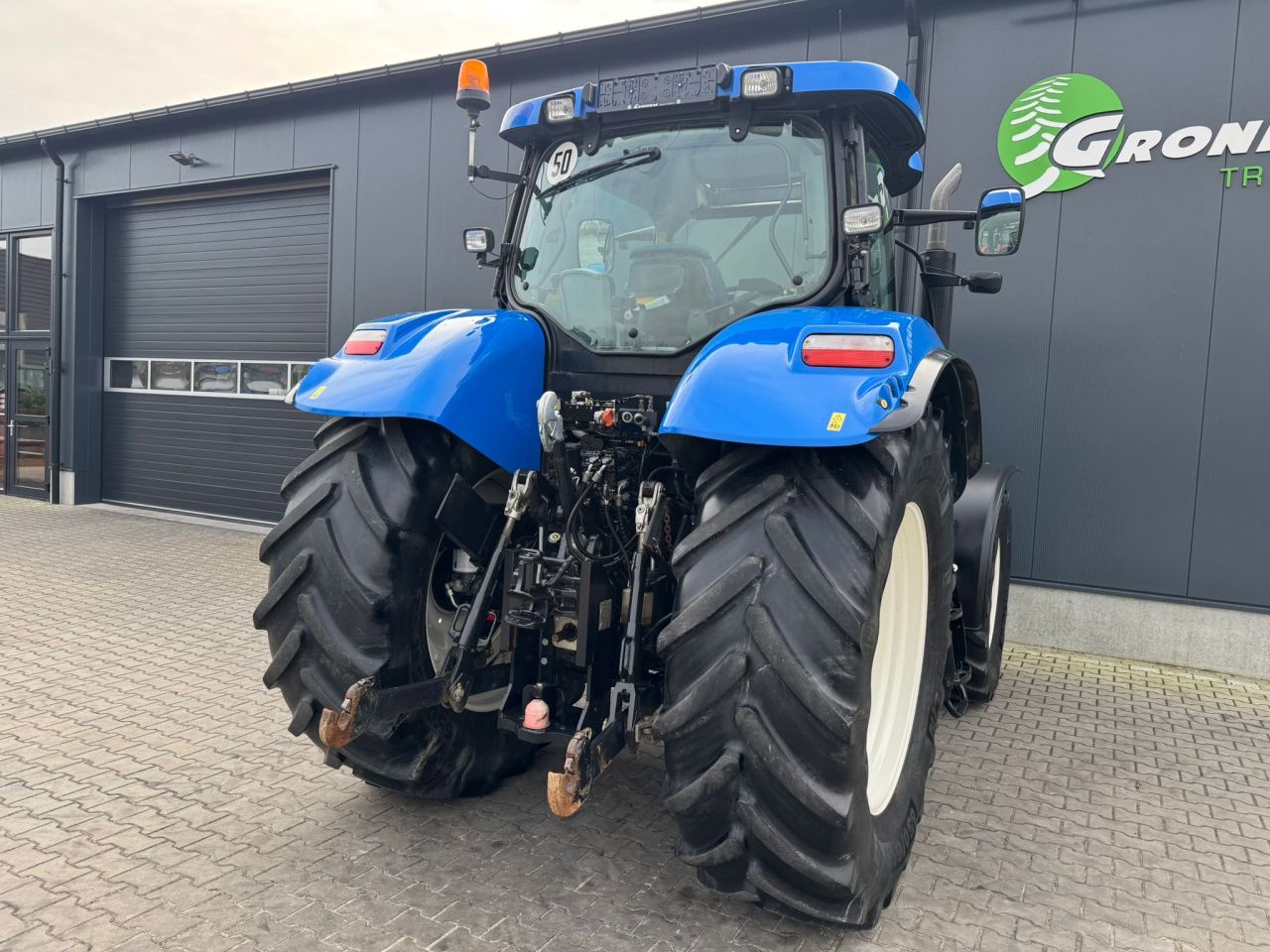 New Holland T6090