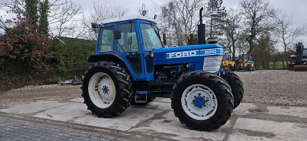 Ford 8210