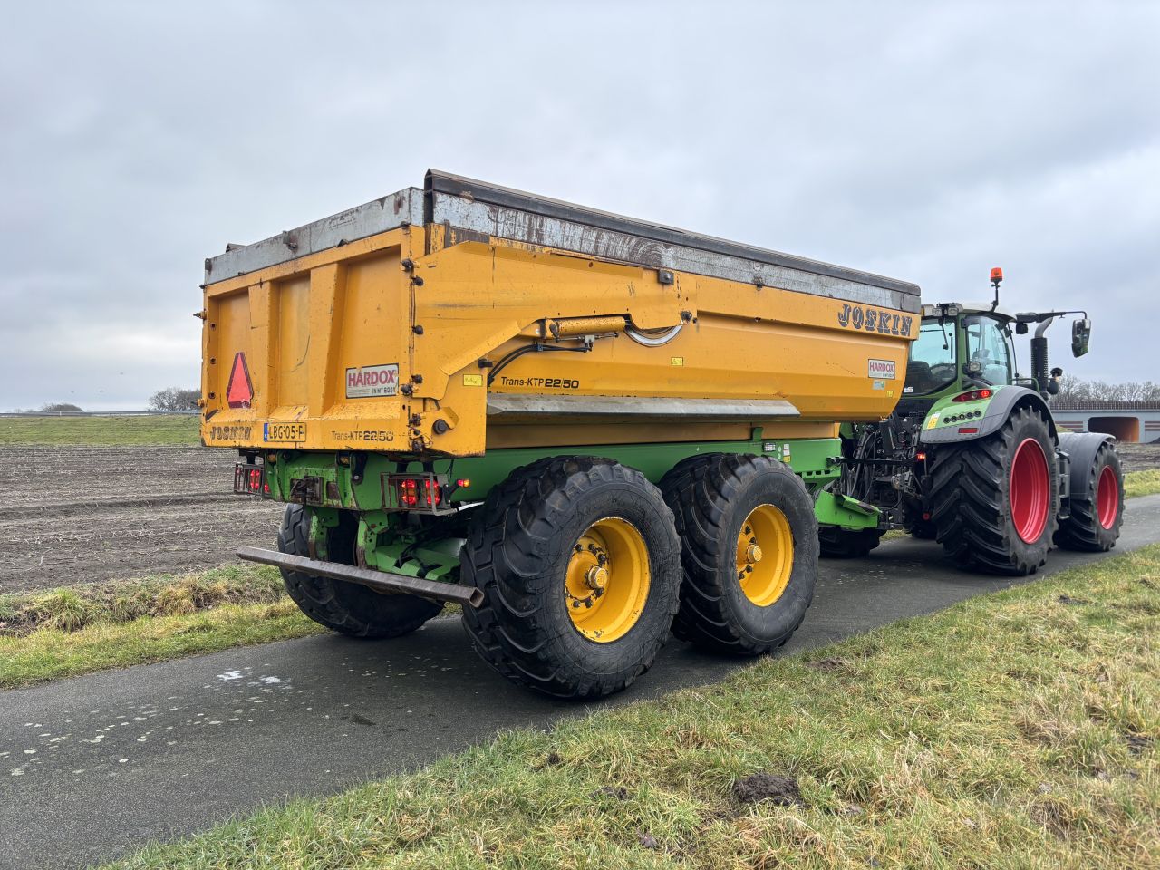 Joskin 22 tons dumper grondkar kipper