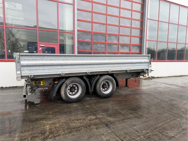 18 t 18 t Tandemkipper- Tieflader, wenig Benutzt,