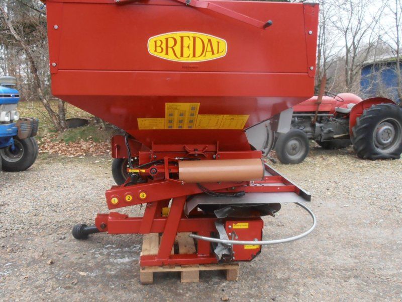 Bredal F2 3000 Gødningsspreder lift