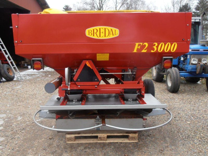 Bredal F2 3000 Gødningsspreder lift