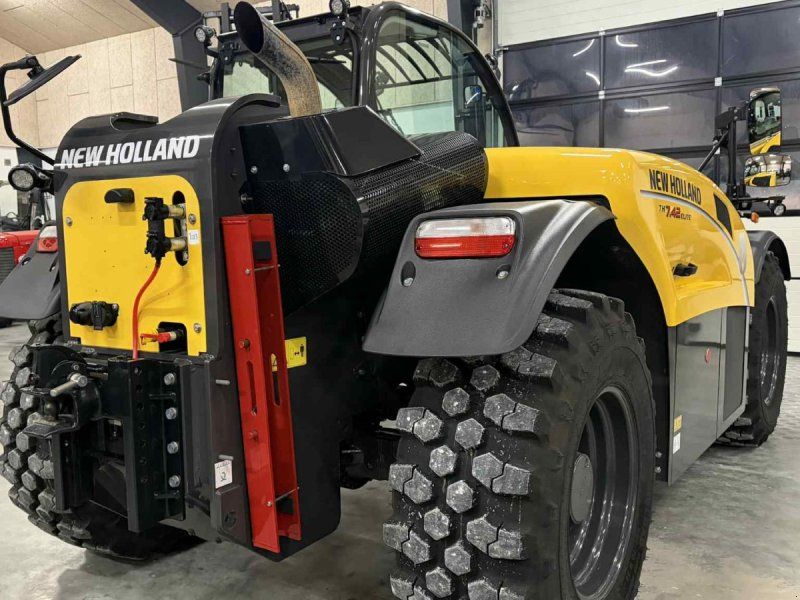 New Holland TH 7.42 Elite
