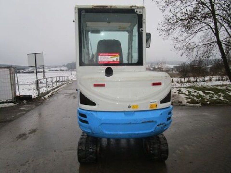 Takeuchi TB 230 POWERTILT + hydr. Schnellwechsler + 4 L
