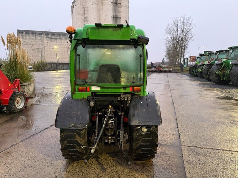 John Deere 3720 mit Frontlader