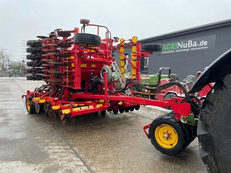 Väderstad Rapid RDA 600 mit Befüllschnecke