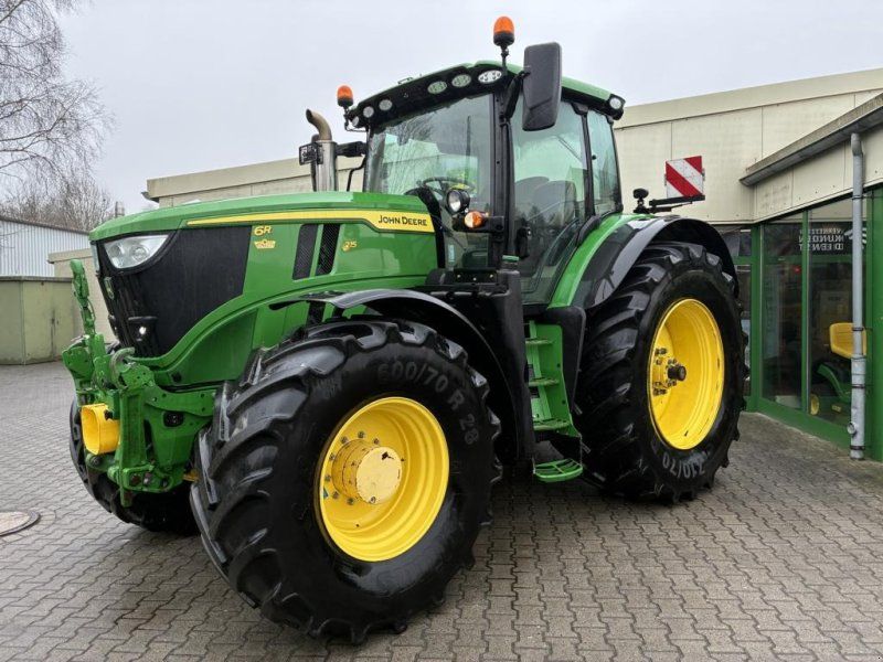 John Deere 6R215