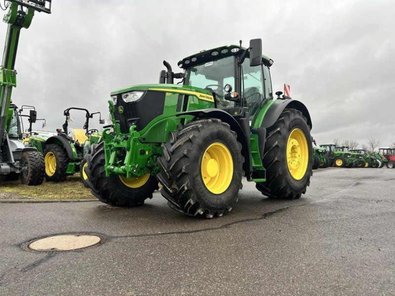 John Deere 6R 215