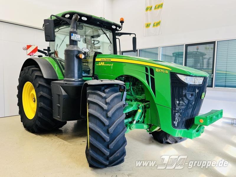 John Deere 8270R