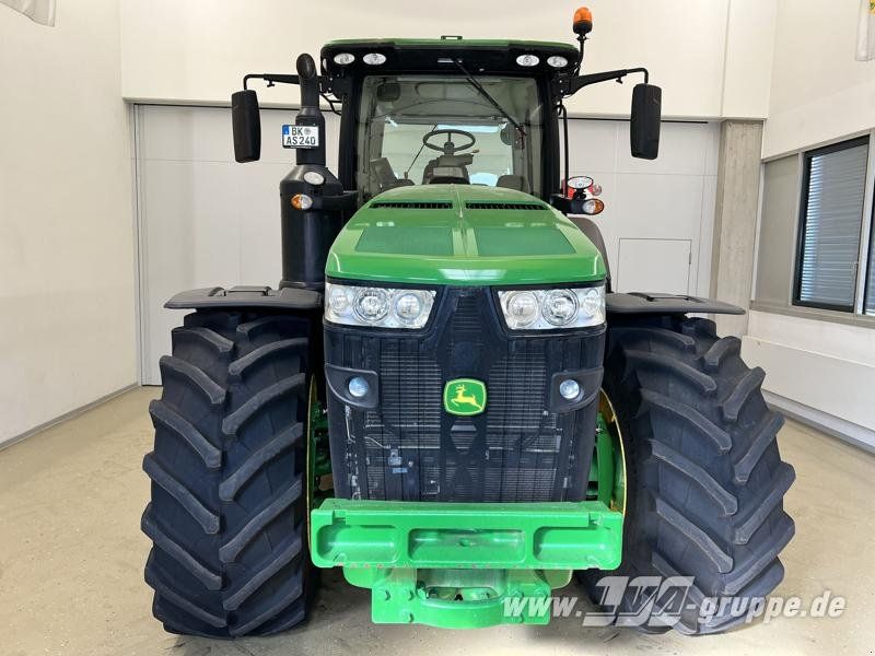 John Deere 8270R
