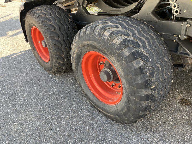 Claas Quadrant 3200 RC Tandem mit Vorbauhäcksler PREISREDUZIERT