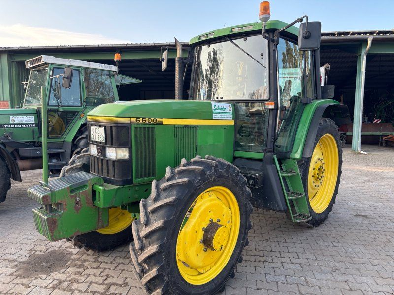 John Deere 6600