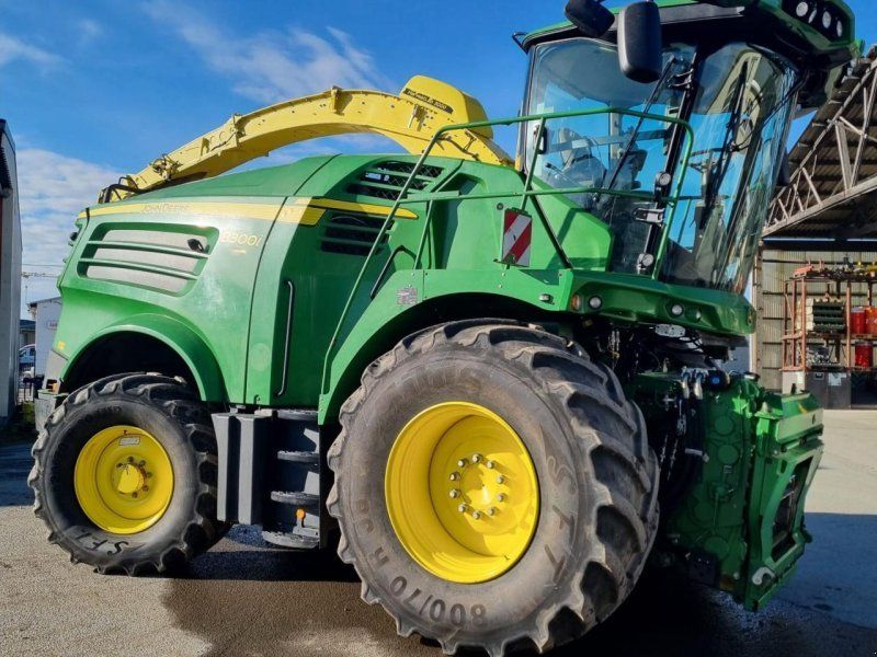 John Deere 8300i