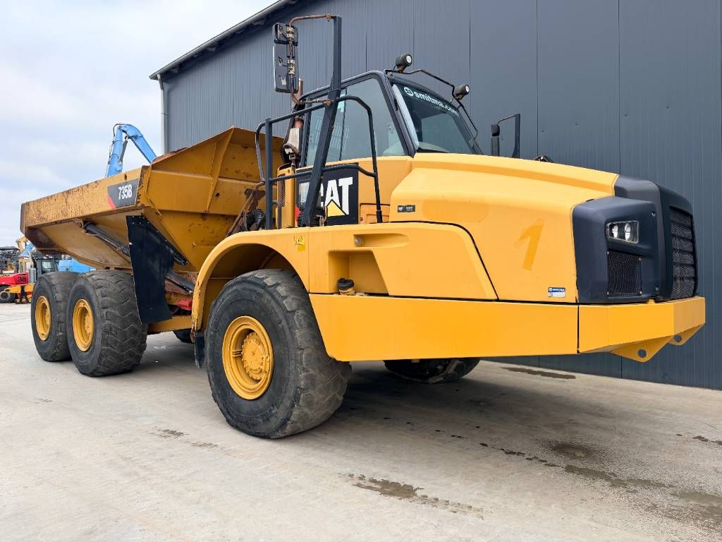 CAT 735B