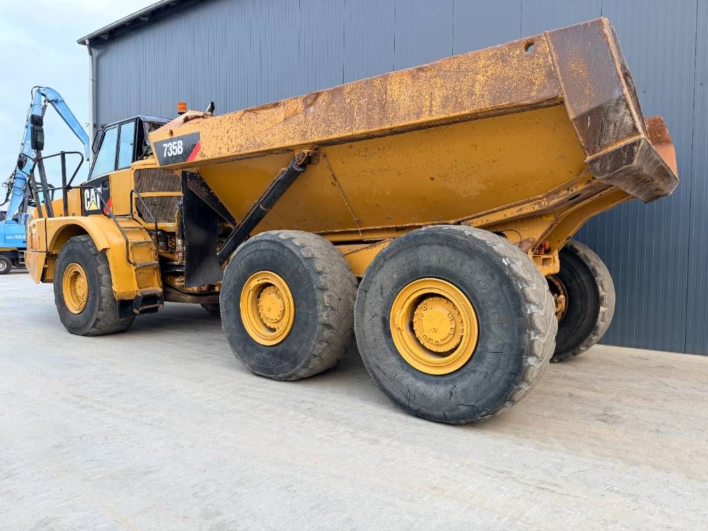CAT 735B