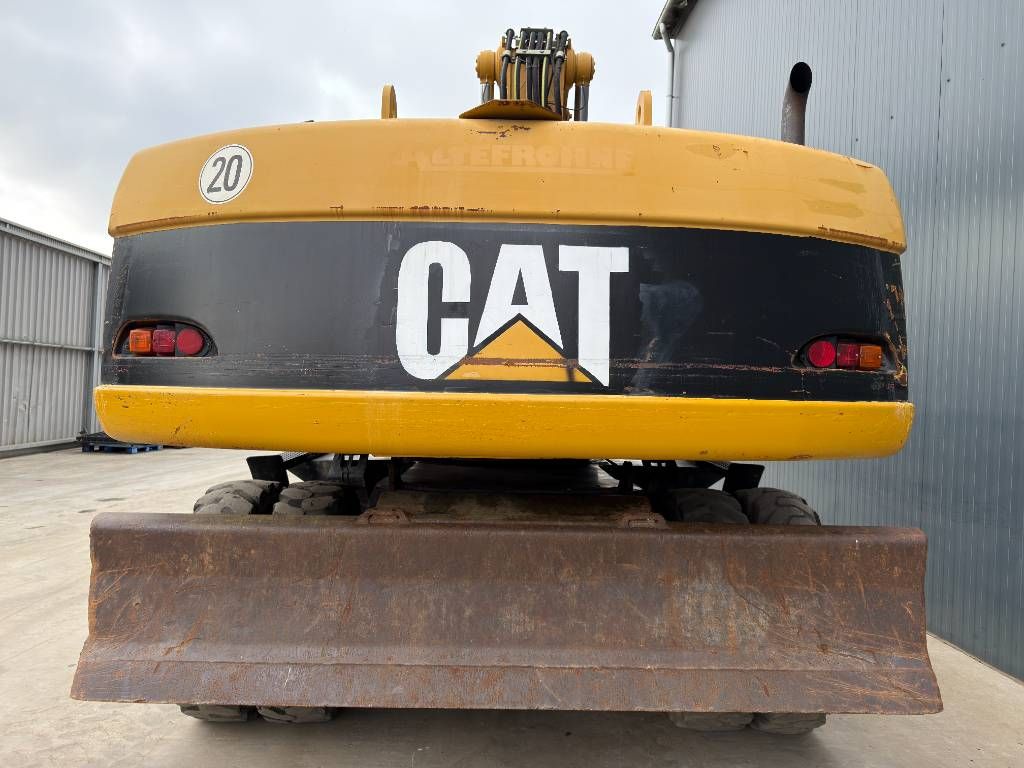 CAT M322C
