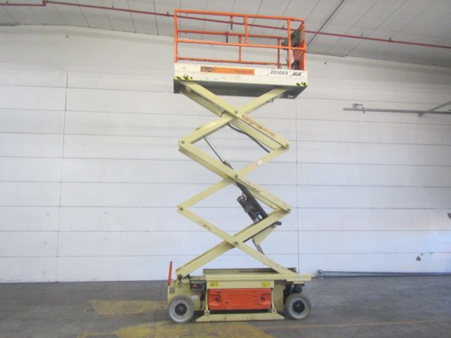 JLG 2030ES