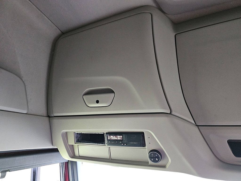 IVECO S-WAY AS440S48