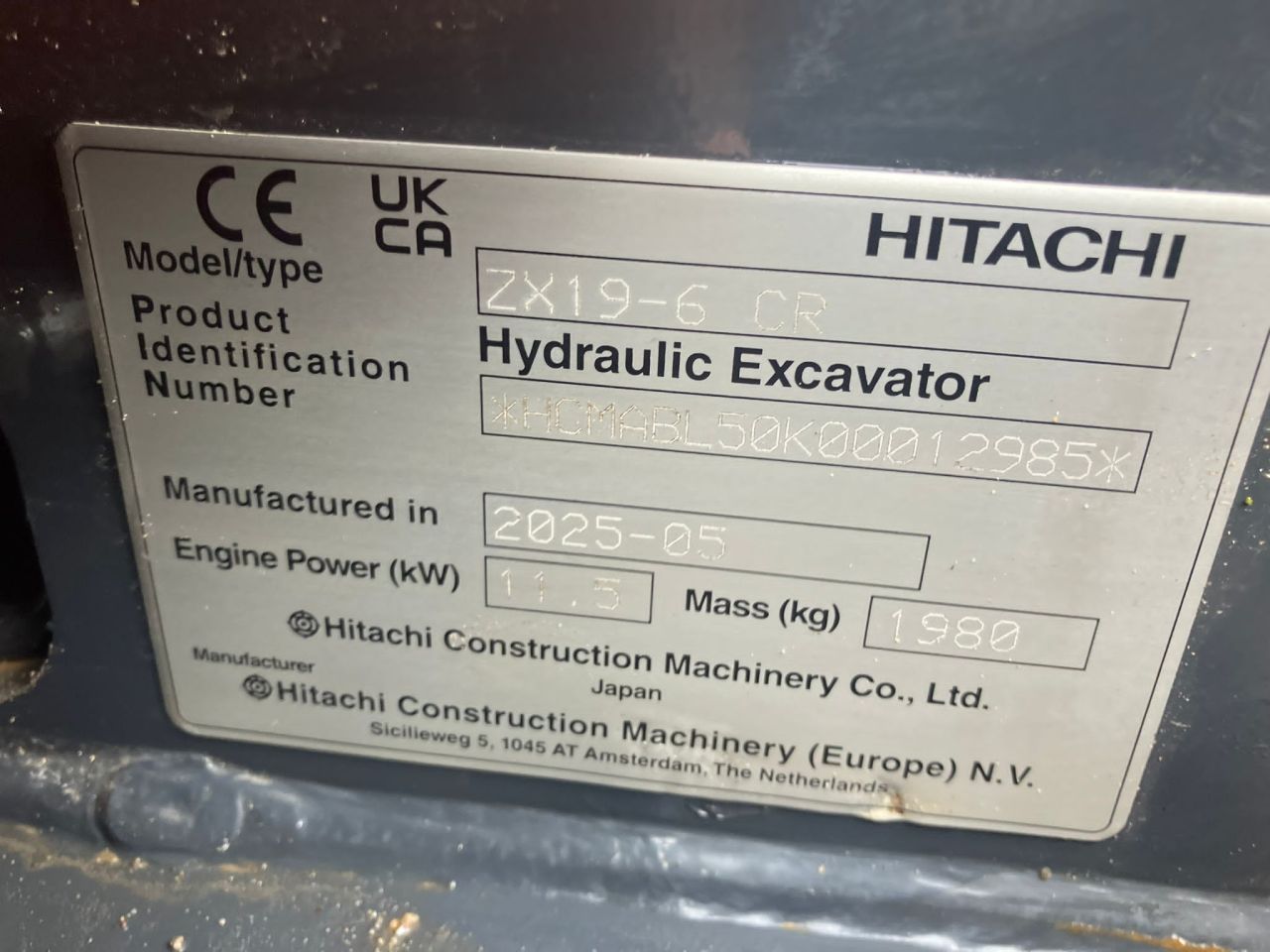 Hitachi ZX19-6 CR | bj2025 | 76 uur | 3 bakken en grijper