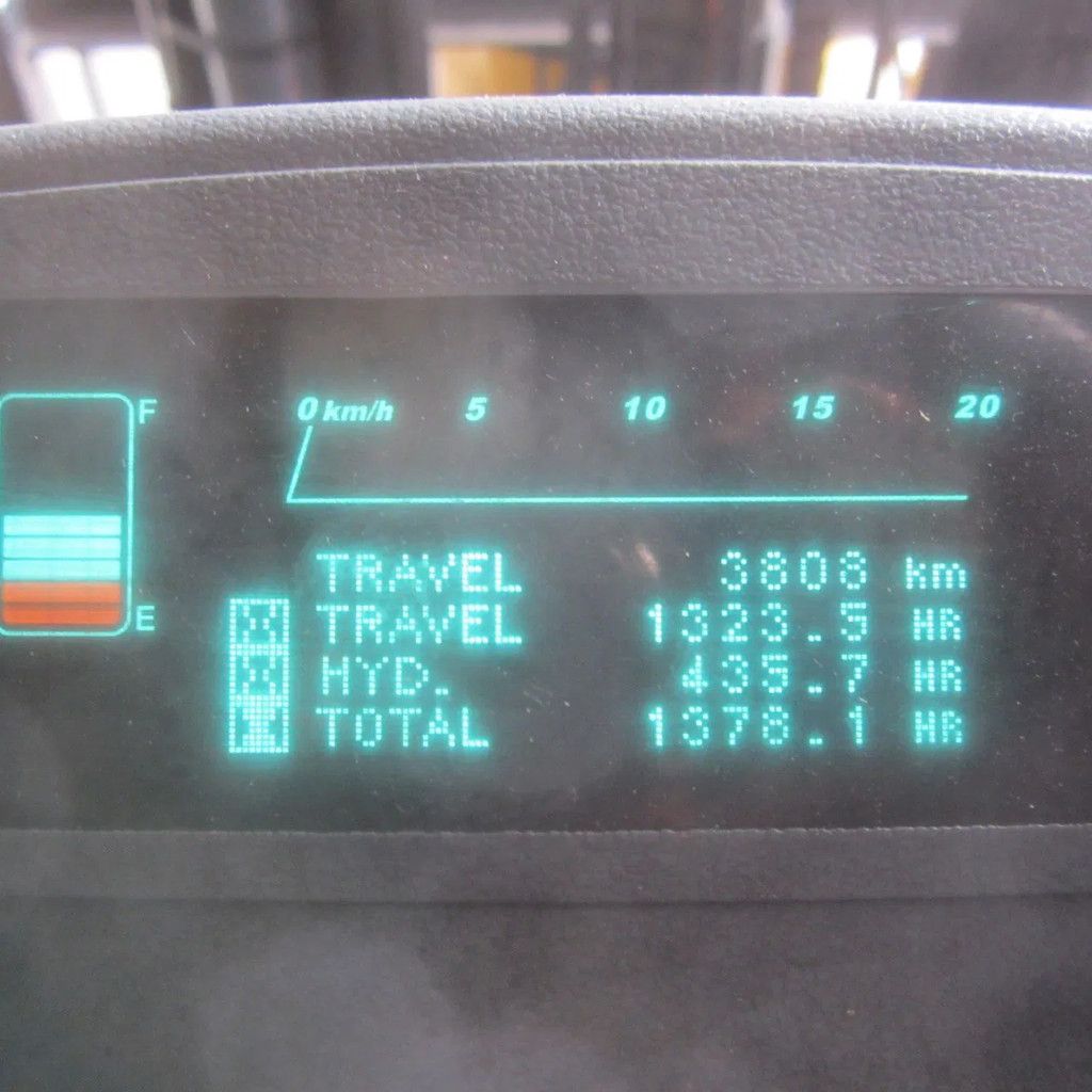 Nichiyu Heftruck FPC25PN, elek., triplo, side shift, hydro vorkverstelling.