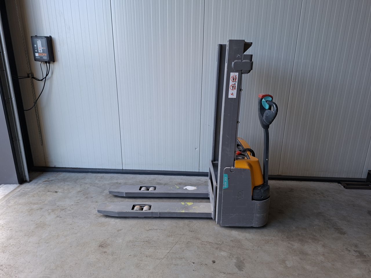 Jungheinrich ejc m10 2.5 meter 1000 kg nieuwe accu`s