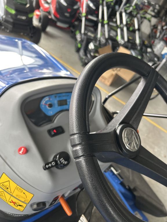 New Holland New Holland Boomer