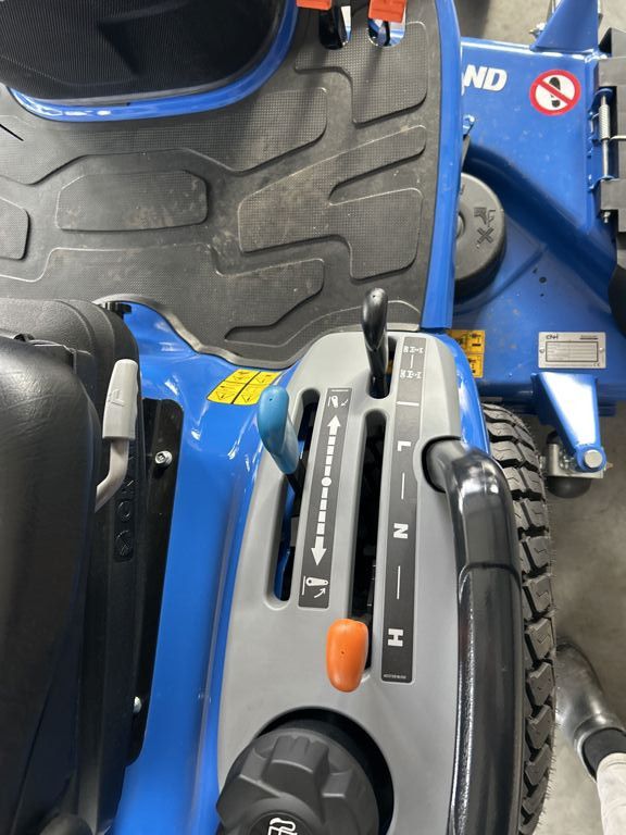 New Holland New Holland Boomer